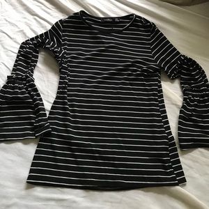 NWOT BooHoo Bell Sleeve Top